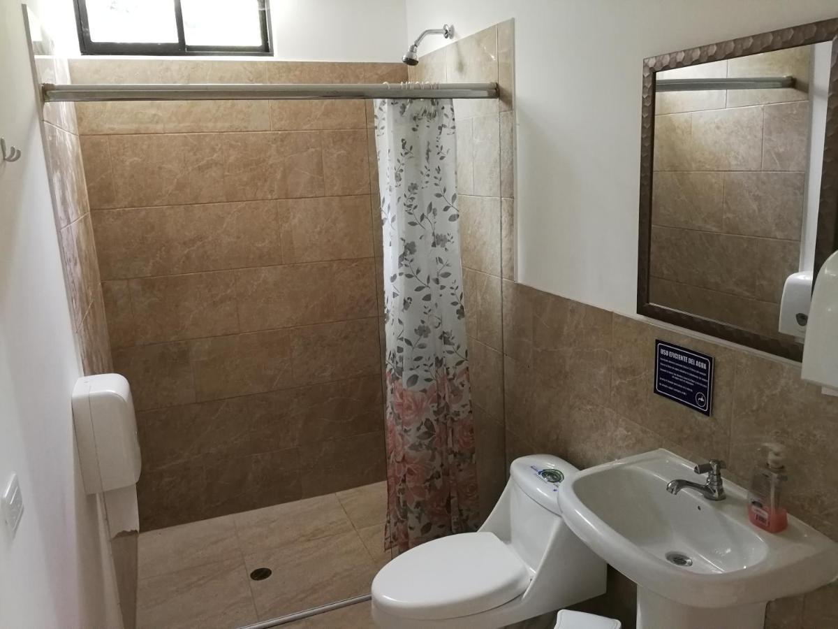 تابابيلا Chapelet Hostal المظهر الخارجي الصورة