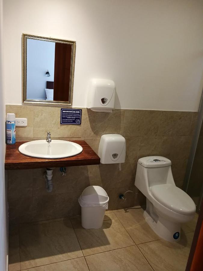 تابابيلا Chapelet Hostal المظهر الخارجي الصورة