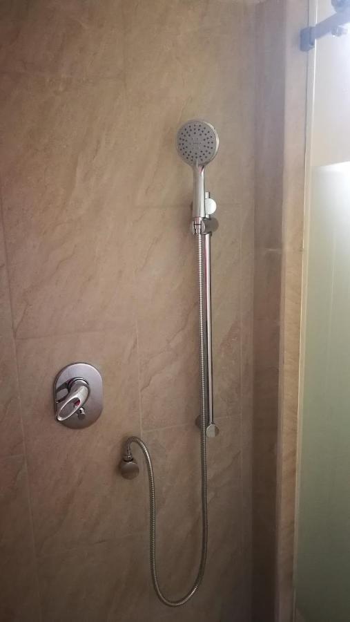 تابابيلا Chapelet Hostal المظهر الخارجي الصورة