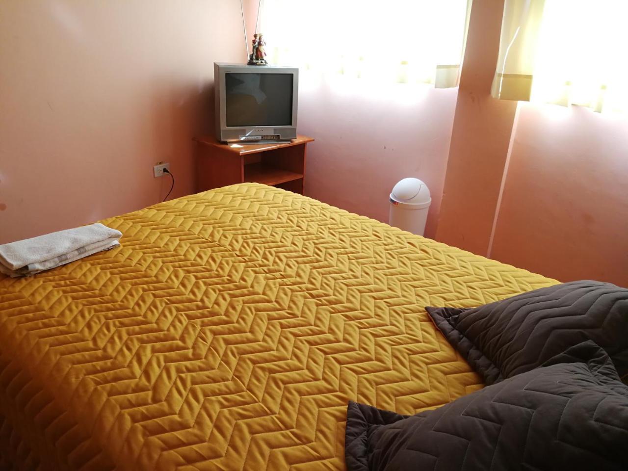 تابابيلا Chapelet Hostal المظهر الخارجي الصورة