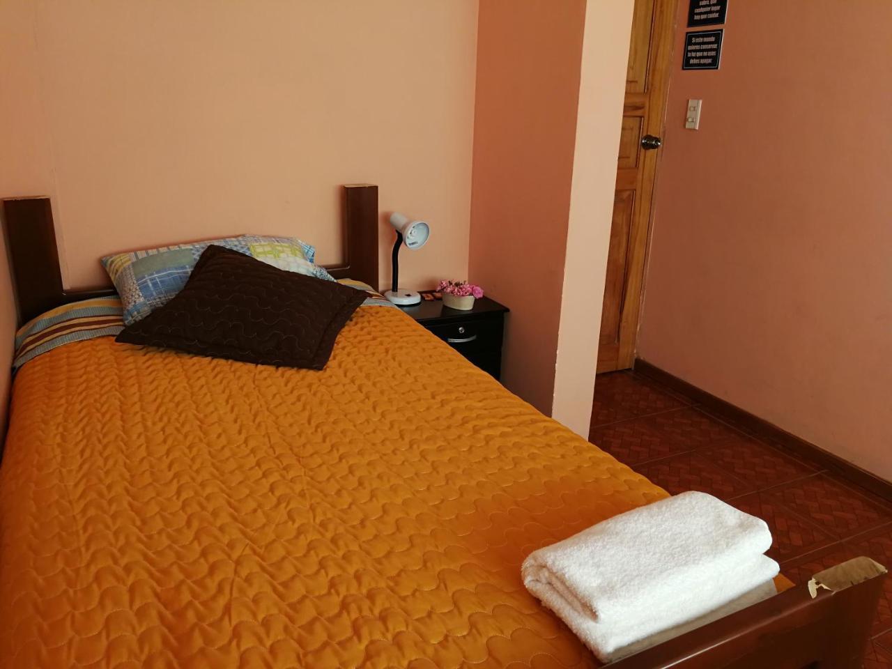 تابابيلا Chapelet Hostal المظهر الخارجي الصورة